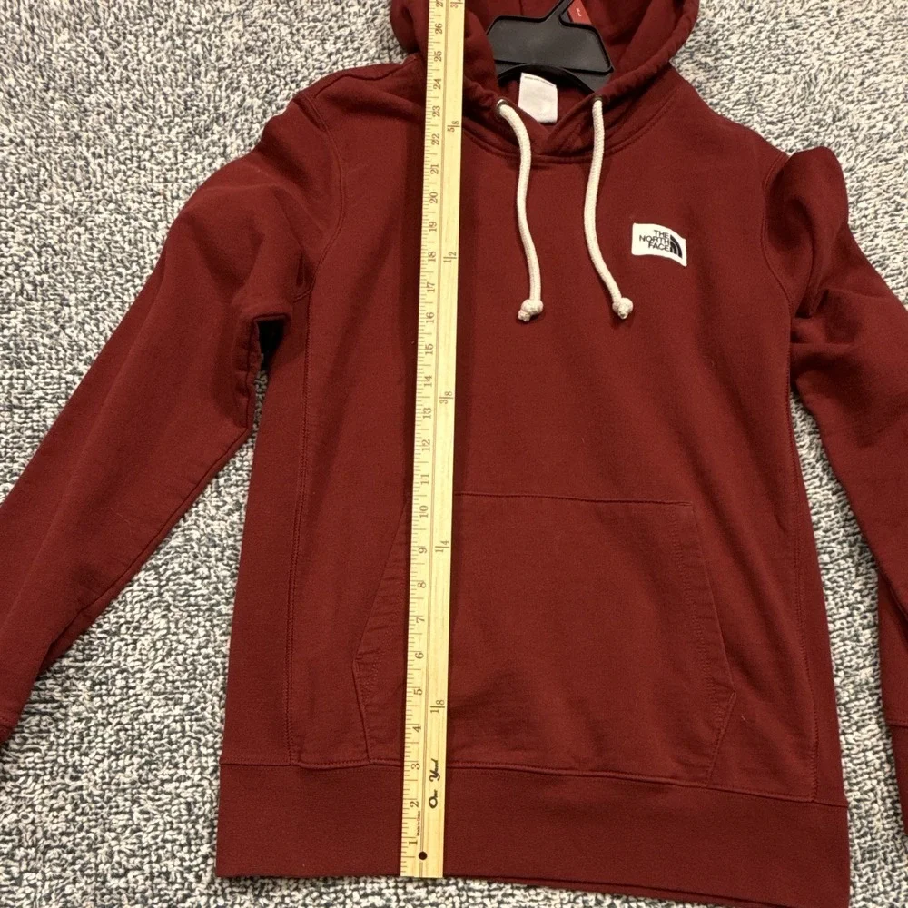 The North Face Men's Maroon Pullover Hoodie Logo Pockets Drawstring Size S
